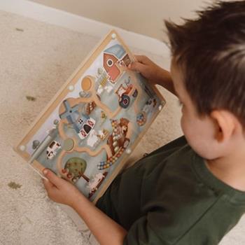 https://www.vanastenbabysuperstore.nl/media/catalog/product/0/5/0592403983_2_magnetisch_doolhof_little_dutch_little_farm.jpeg