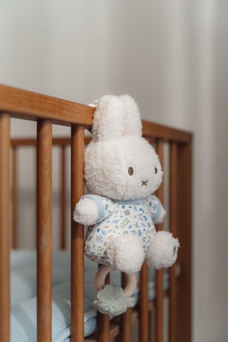 https://www.vanastenbabysuperstore.nl/media/catalog/product/0/5/0592404138_2_muziekdoosje_nijntje_lucky_leaves.jpg