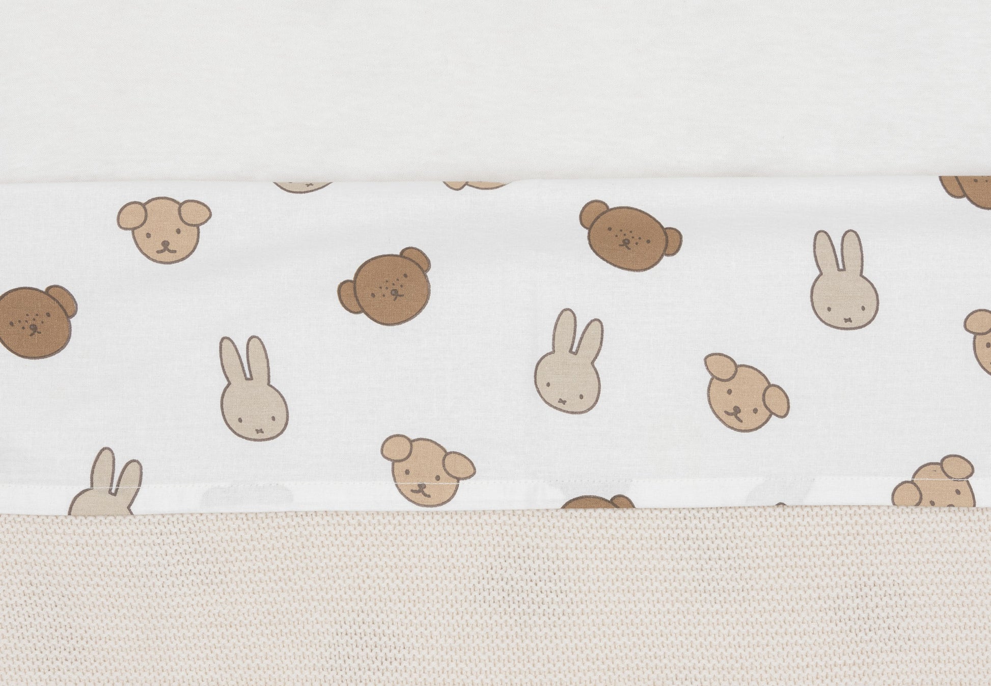 https://www.vanastenbabysuperstore.nl/media/catalog/product/0/6/0611890011_1_laken_ledikant_jollein_75x100_nijntje_and_friends.jpg