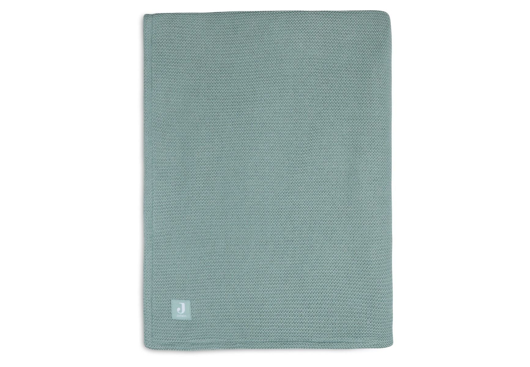 https://www.vanastenbabysuperstore.nl/media/catalog/product/0/6/0611901286_1_deken_ledikant_jollein_basic_knit_100x150_forest_greenfleece.jpg