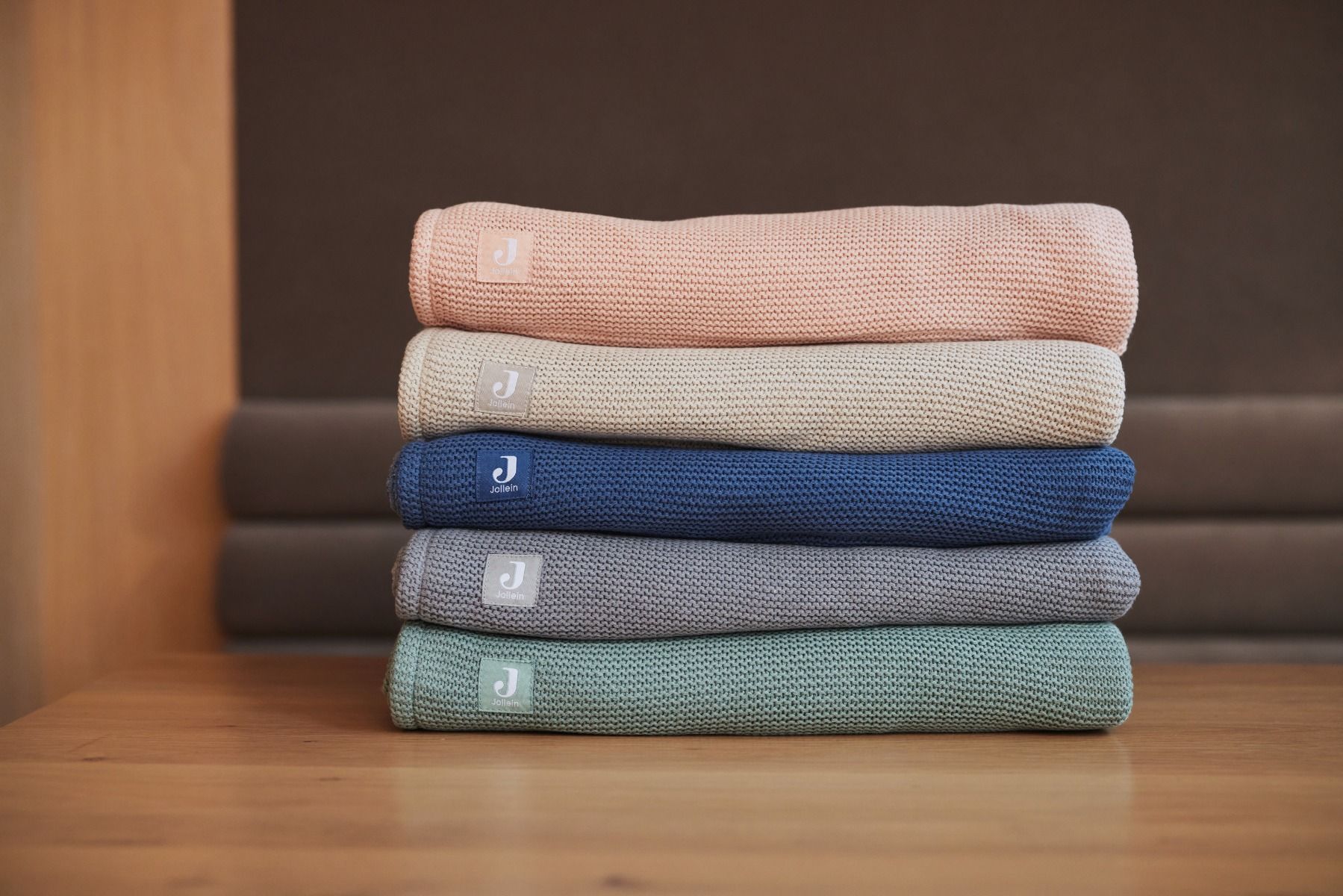 https://www.vanastenbabysuperstore.nl/media/catalog/product/0/6/0611901286_2_deken_ledikant_jollein_basic_knit_100x150_forest_greenfleece.jpg