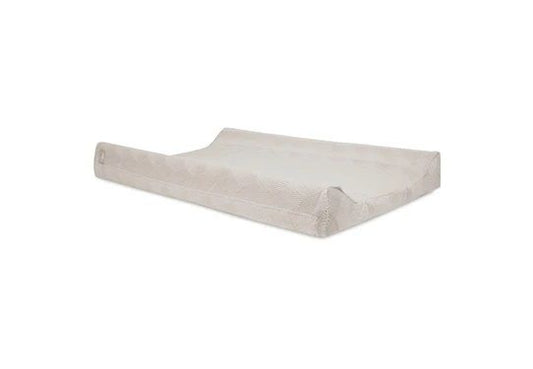 https://www.vanastenbabysuperstore.nl/media/catalog/product/0/6/0611901359_1_aankleedkussenhoes_jollein_gots_shell_knit_nougat.jpg