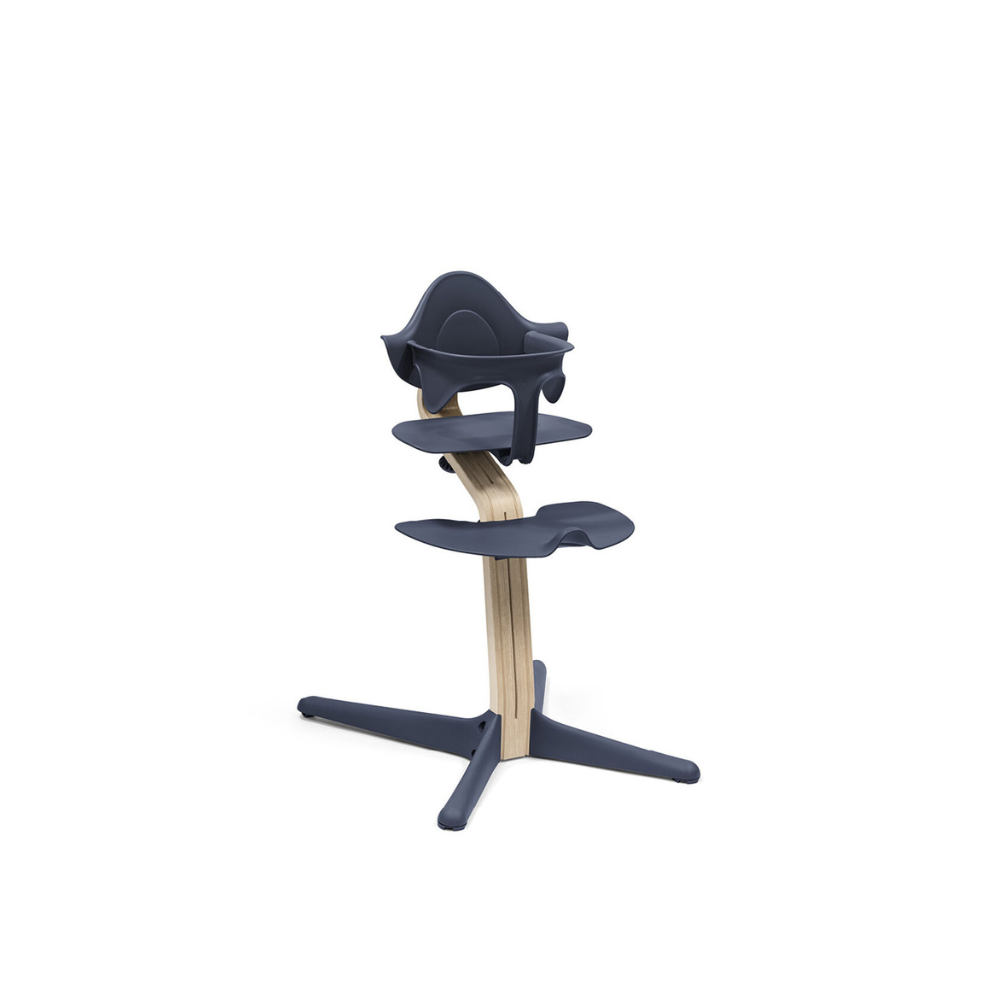 https://www.vanastenbabysuperstore.nl/media/catalog/product/0/8/0831610242_2_babyset_stokke_nomi_navy.png