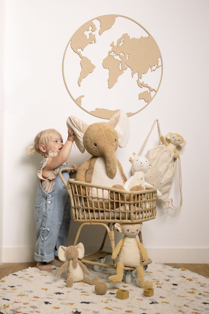 https://www.vanastenbabysuperstore.nl/media/catalog/product/0/9/0992401661_2_knuffel_happy_horse_elephant_elin_26cm.jpg