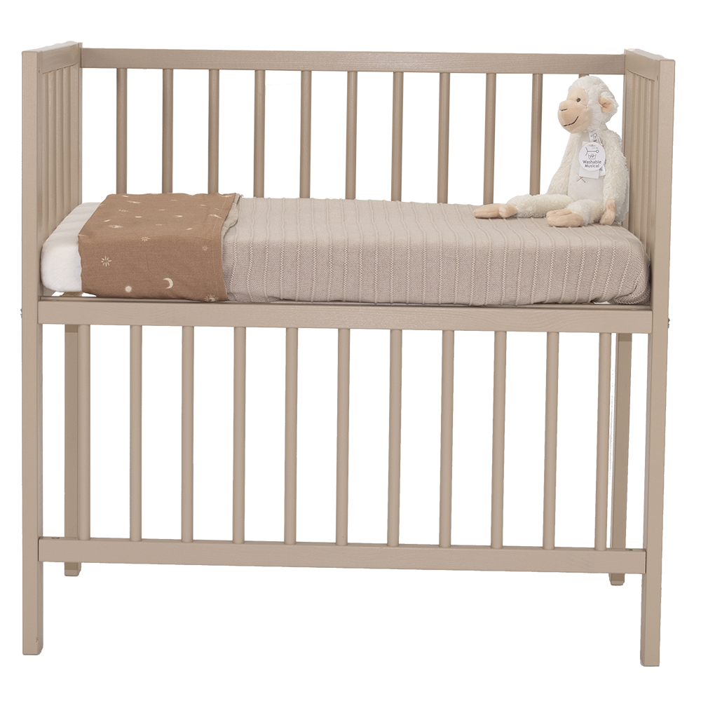 https://www.vanastenbabysuperstore.nl/media/catalog/product/1/2/1280060048_2_wieg_cosleeper_lily_40x80_sand_nieuw.png