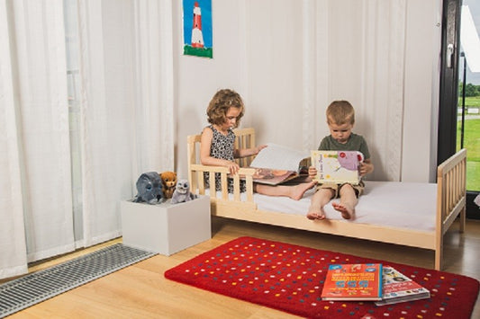 https://www.vanastenbabysuperstore.nl/media/catalog/product/1/2/1280070008_1_peuterbed_raff_naturel_70x140.jpg