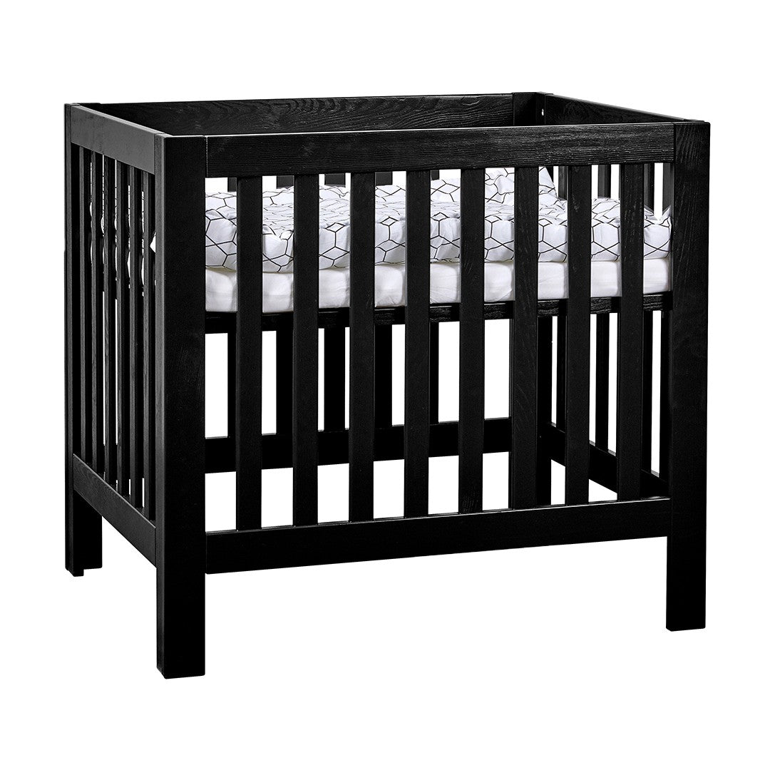 https://www.vanastenbabysuperstore.nl/media/catalog/product/1/2/1281500026_1_box_bart_black_wash.jpg