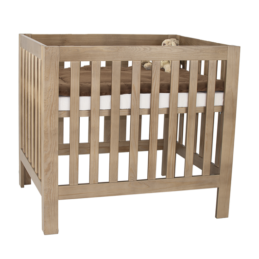 https://www.vanastenbabysuperstore.nl/media/catalog/product/1/2/1281500036_1_box_bart_walnut.png