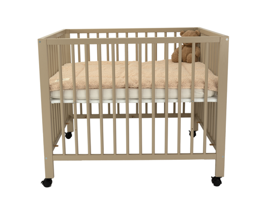 https://www.vanastenbabysuperstore.nl/media/catalog/product/1/2/1281500203_1_box_met_wieltjes_lisa_V2_pure_sand.png