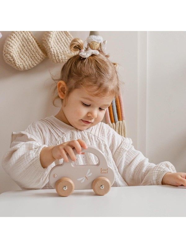 https://www.vanastenbabysuperstore.nl/media/catalog/product/1/3/1302400803_2_houten_auto_labellabel_nougat.jpg