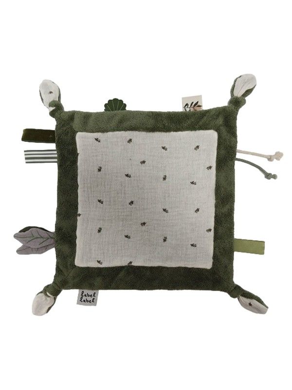 https://www.vanastenbabysuperstore.nl/media/catalog/product/1/3/1302400828_1_knuffeldoekje_labellabel_olive_dark_green.jpg