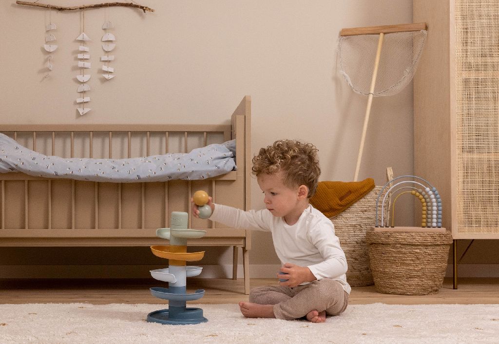 https://www.vanastenbabysuperstore.nl/media/catalog/product/1/5/1502400048_2_spiraaltoren_little_dutch_blauw.jpg