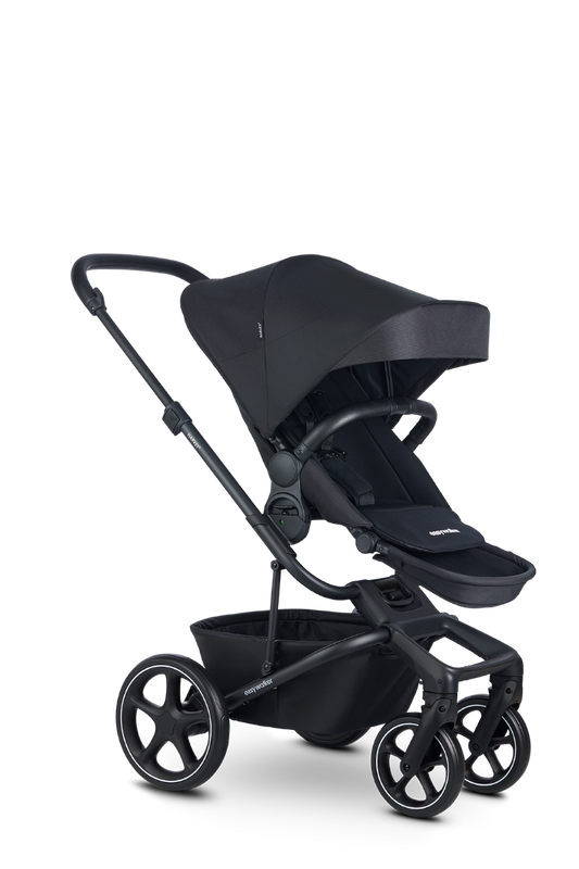 https://www.vanastenbabysuperstore.nl/media/catalog/product/1/6/1691100252_1_wandelwagen_easywalker_harvey5_midnight_black.png