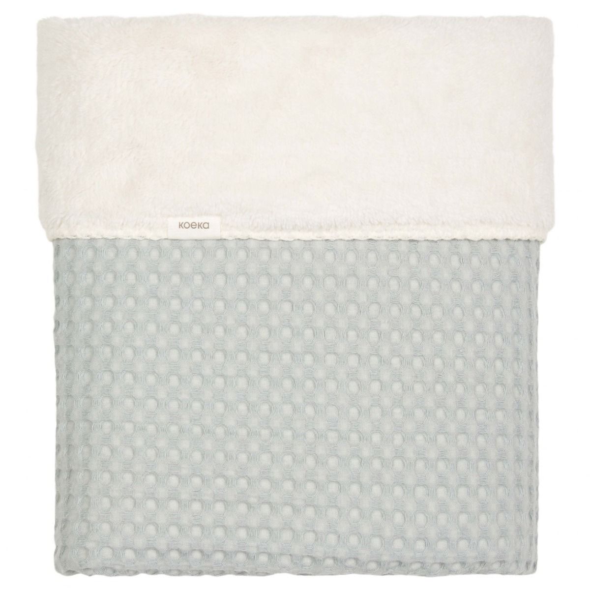 https://www.vanastenbabysuperstore.nl/media/catalog/product/1/8/1801900920_1_deken_ledikant_koeka_wafelteddy_oslo_ocean_air.jpg