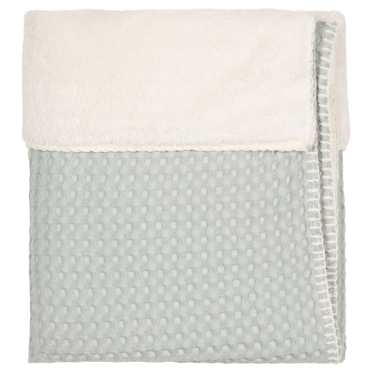 https://www.vanastenbabysuperstore.nl/media/catalog/product/1/8/1801900920_2_deken_ledikant_koeka_wafelteddy_oslo_ocean_air.jpg