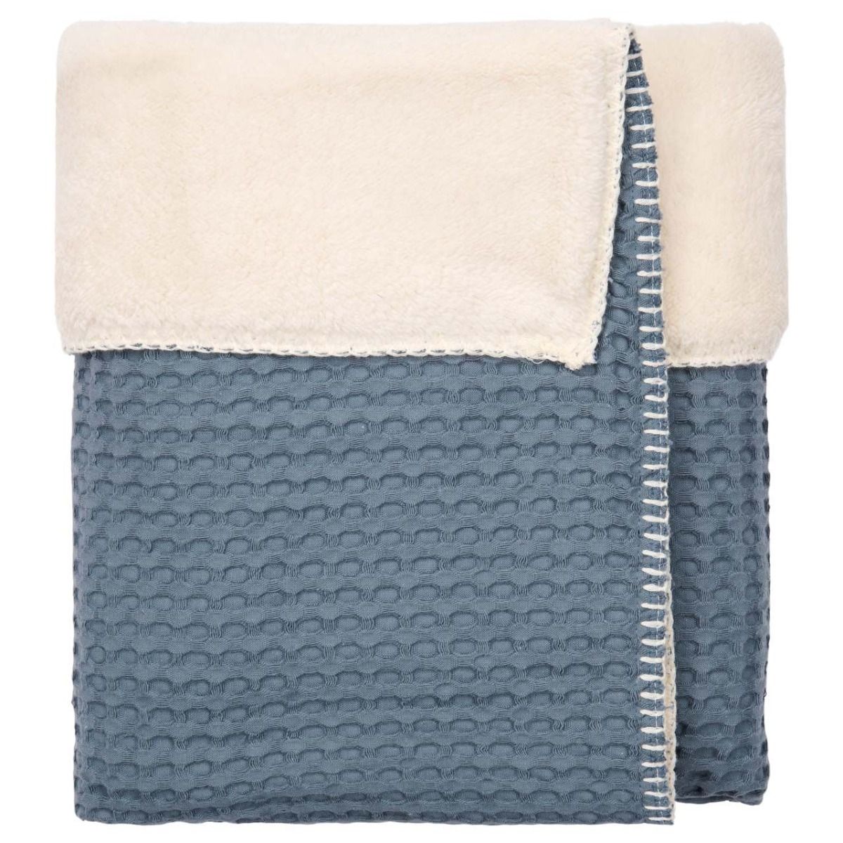 https://www.vanastenbabysuperstore.nl/media/catalog/product/1/8/1801900938_2_deken_wieg_koeka_wafeloslo_teddy_bluestone.jpg