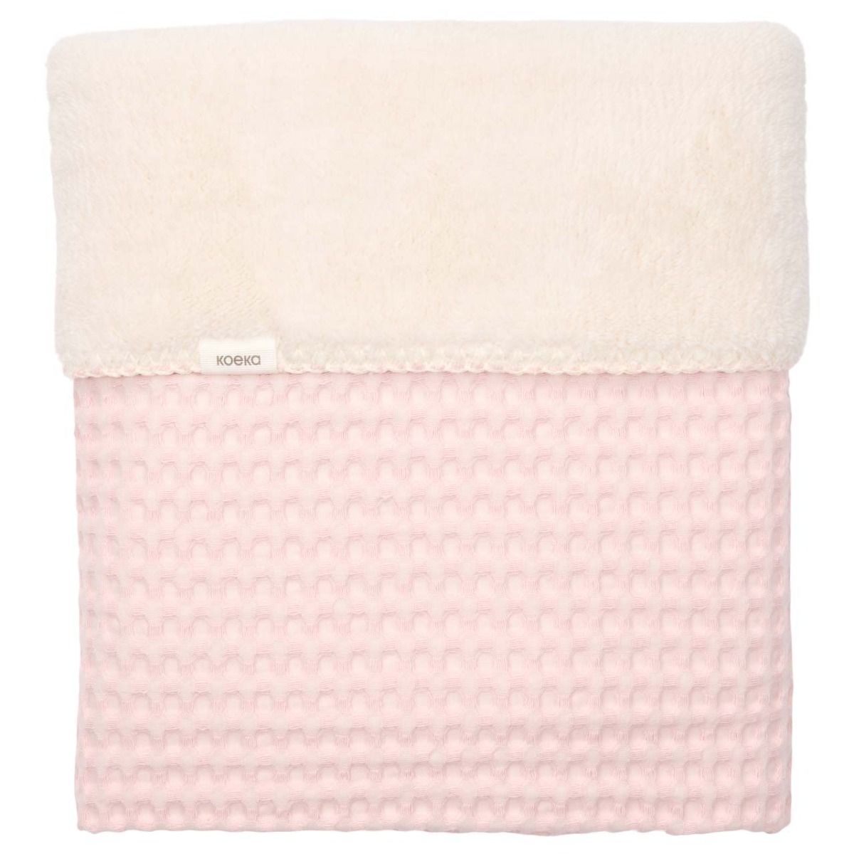 https://www.vanastenbabysuperstore.nl/media/catalog/product/1/8/1801900939_1_deken_wieg_koeka_wafeloslo_teddy_cotton_candy.jpg