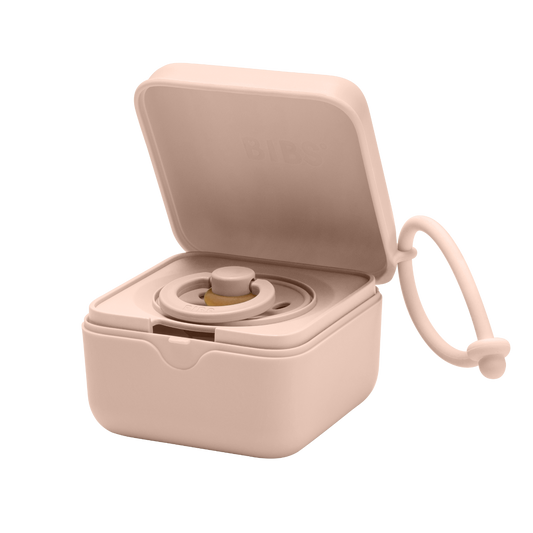 https://www.vanastenbabysuperstore.nl/media/catalog/product/1/9/1912800117_1_fopspeendoosje_bibs_blush.png