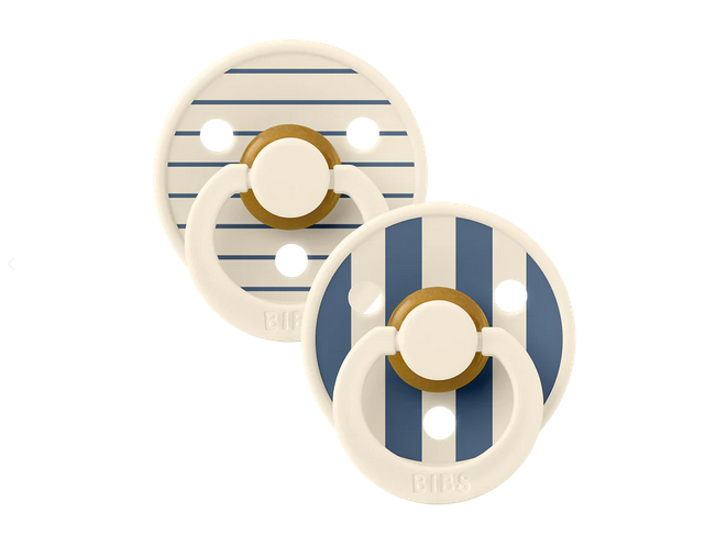 https://www.vanastenbabysuperstore.nl/media/catalog/product/1/9/1912800218_1_fopspeen_bibs_studio_pin_ivoryst_blue_06mnd_2st.png