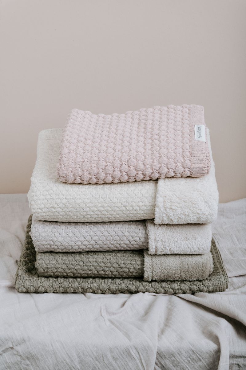 https://www.vanastenbabysuperstore.nl/media/catalog/product/3/5/3571900875_2_deken_wieg_babys_only_skychunky_urban_green.jpg