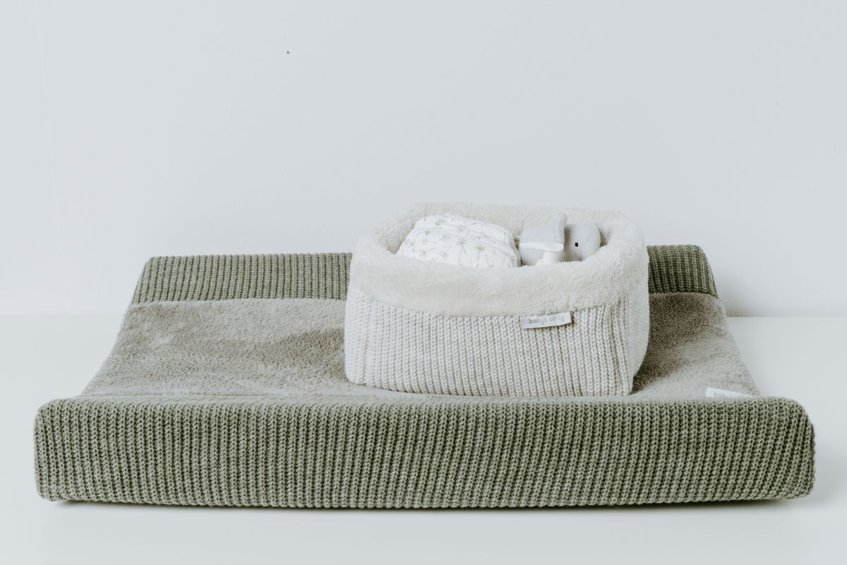https://www.vanastenbabysuperstore.nl/media/catalog/product/3/5/3571900921_2_aankleedkussenhoes_baby039s_only_hope_urban_green.jpg
