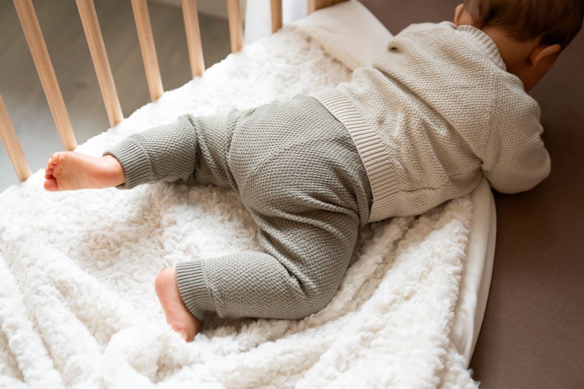 https://www.vanastenbabysuperstore.nl/media/catalog/product/3/5/3571901081_2_deken_ledikant_babys_only_snow_wolwit.jpg