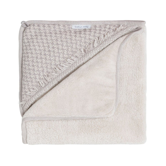 https://www.vanastenbabysuperstore.nl/media/catalog/product/3/5/3572110227_1_omslagdoek_babys_only_happiness_urban_taupeecru.jpg