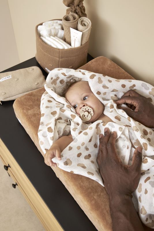 https://www.vanastenbabysuperstore.nl/media/catalog/product/4/5/4592110304_2_swaddle_doek_meyco_stains_sand_2pack.jpg