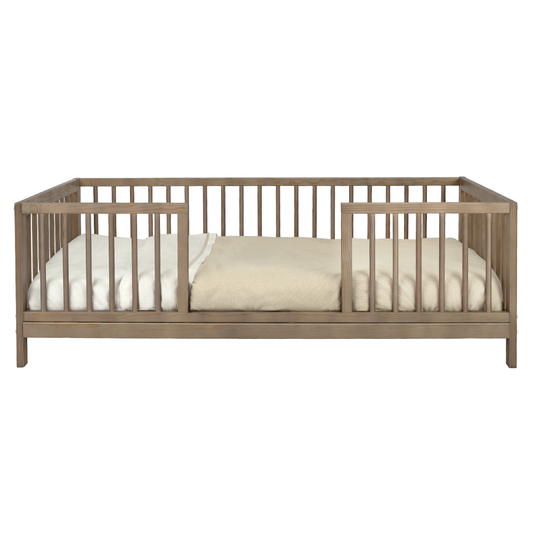 https://www.vanastenbabysuperstore.nl/media/catalog/product/4/9/4940070005_1_peuterbed_liam_70x140_pure_stone_grey_walnut_limited_edition.png