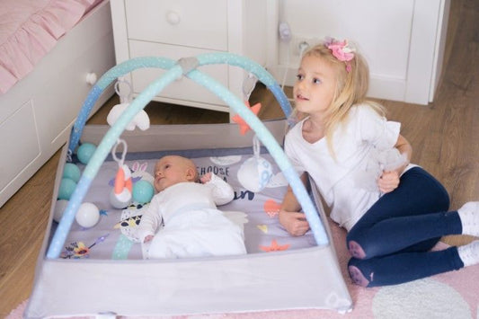https://www.vanastenbabysuperstore.nl/media/catalog/product/5/9/5900495863997_1_speelkleed_momi_lamalove.jpg