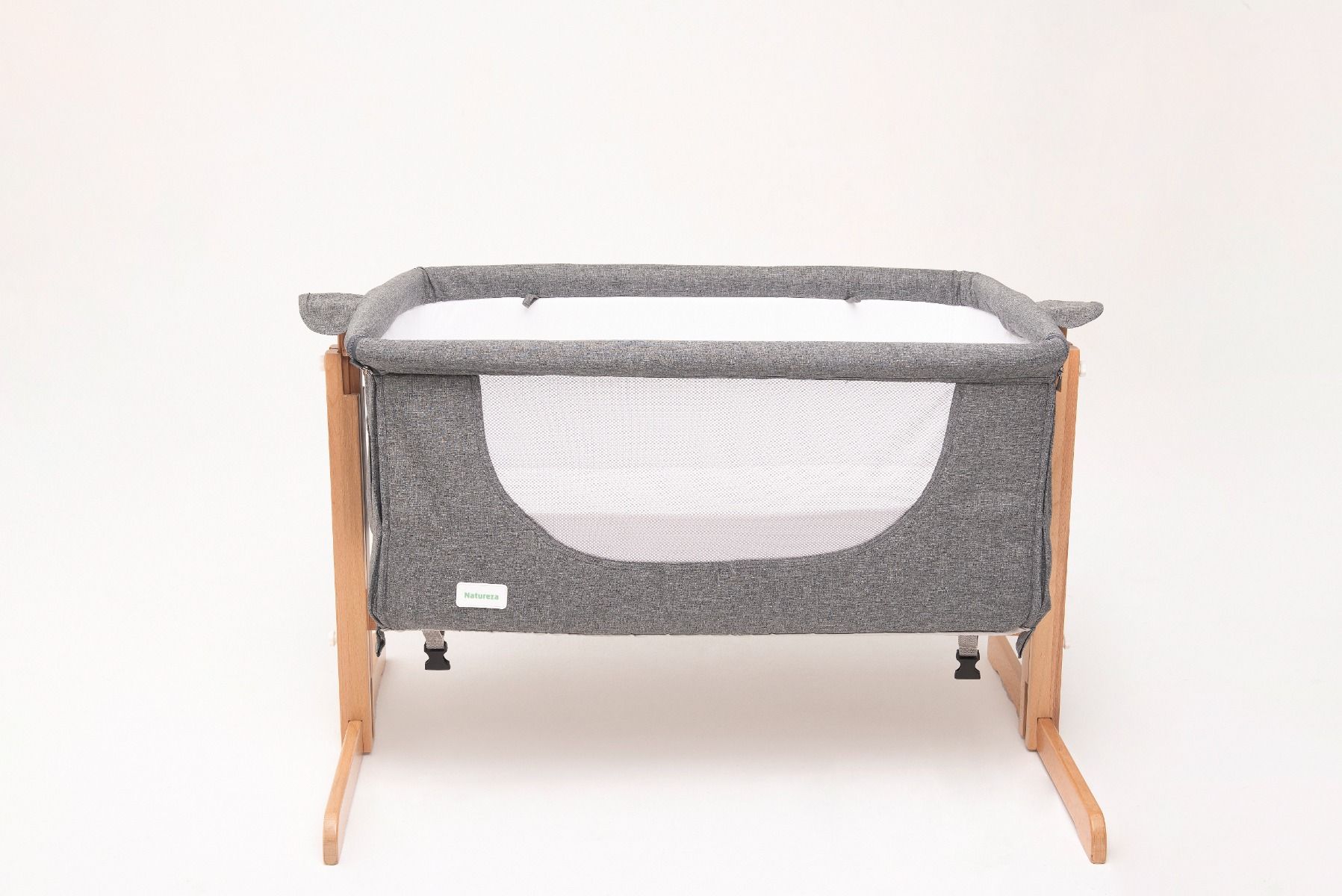 https://www.vanastenbabysuperstore.nl/media/catalog/product/7/0/7070060001_2_cosleeper_kukka_wood_xxl_bedside_crib_natural.jpg