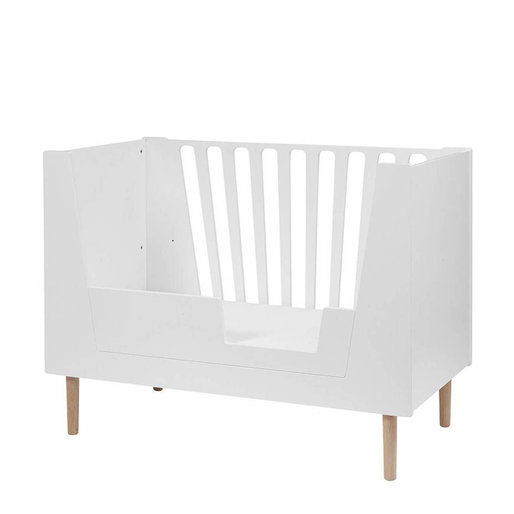https://www.vanastenbabysuperstore.nl/media/catalog/product/7/3/7331000003_2_uitvalbeveiliging_done_by_deer_60x120_wit.jpg