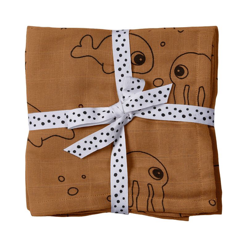 https://www.vanastenbabysuperstore.nl/media/catalog/product/7/3/7332110154_1_luiers_done_by_deer_hydrofiel_sea_friends_mustard_2st.jpg