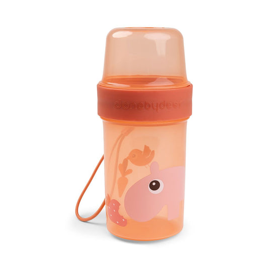 https://www.vanastenbabysuperstore.nl/media/catalog/product/7/3/7332800400_1_snackbeker_done_by_deer_to_go_2way_container_ozzo_papaya.jpg
