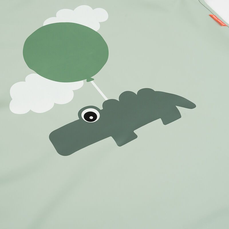 https://www.vanastenbabysuperstore.nl/media/catalog/product/7/3/7332800438_2_schort_done_by_deer_waterproof_happy_clouds_green.jpg
