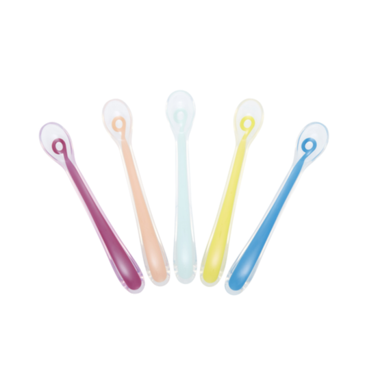https://www.vanastenbabysuperstore.nl/media/catalog/product/7/4/7482800007_1_lepels_babymoov_set_1e_leeftijd_5st.png