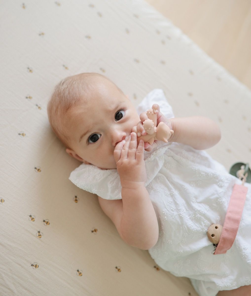 https://www.vanastenbabysuperstore.nl/media/catalog/product/8/2/8292400032_2_bijtspeeltje_mushie_unicorn.jpg