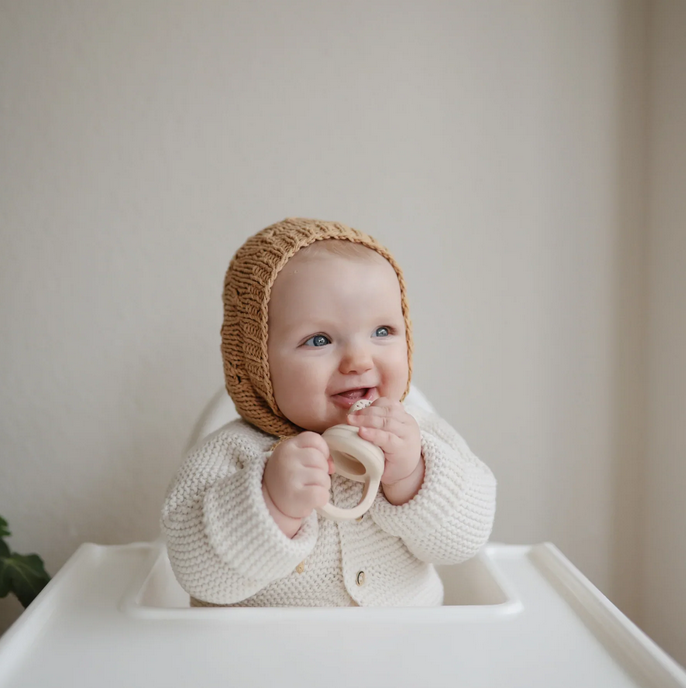 https://www.vanastenbabysuperstore.nl/media/catalog/product/8/2/8292800226_2_fruitspeen_mushie_siliconen_blush_2st.png