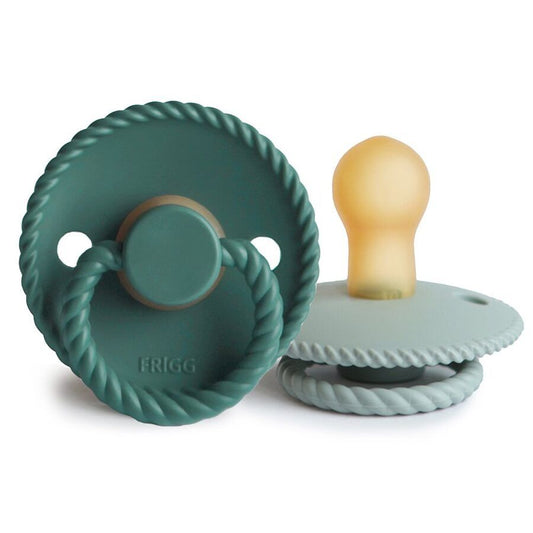 https://www.vanastenbabysuperstore.nl/media/catalog/product/8/2/8292800241_1_fopspeen_frigg_rope_06mnd_sagevintage_green_2st.jpg