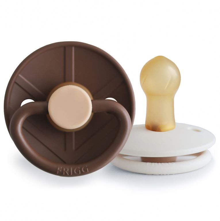 https://www.vanastenbabysuperstore.nl/media/catalog/product/8/2/8292800253_1_fopspeen_frigg_little_viking_06mnd_cocoacream_2st.jpg