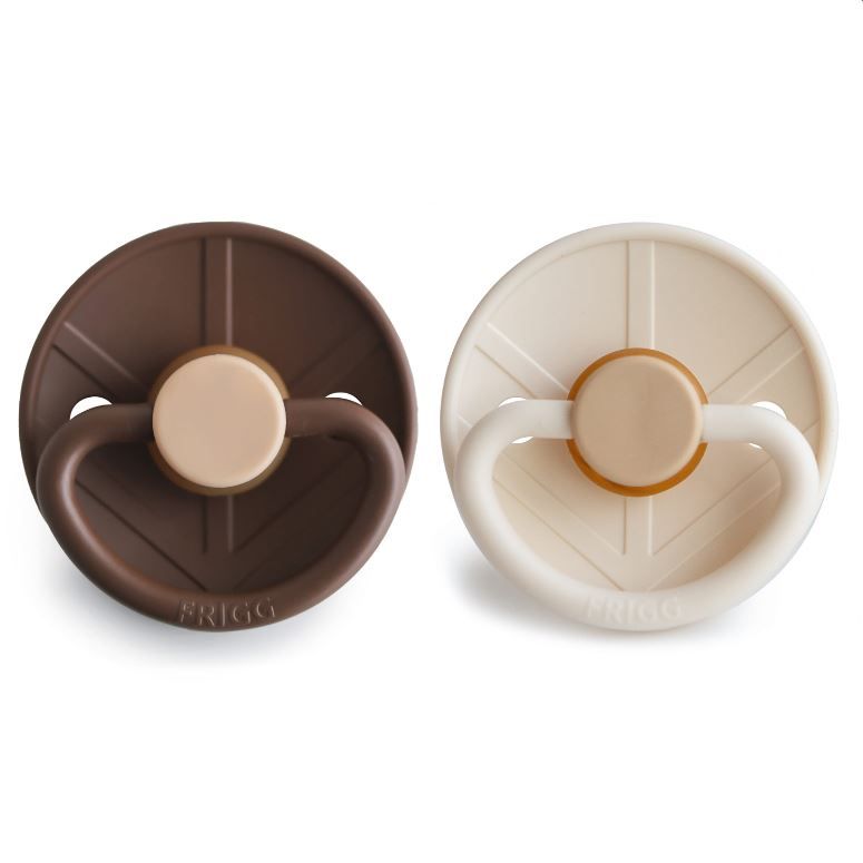 https://www.vanastenbabysuperstore.nl/media/catalog/product/8/2/8292800253_2_fopspeen_frigg_little_viking_06mnd_cocoacream_2st.jpg