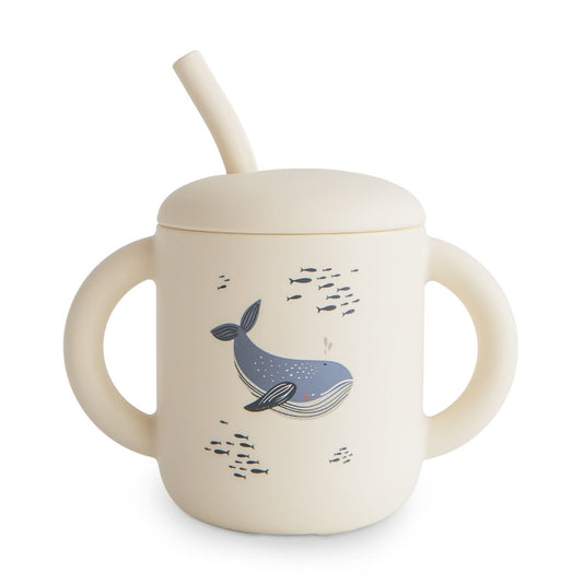 https://www.vanastenbabysuperstore.nl/media/catalog/product/8/2/8292830004_1_training_cup_met_rietje_mushie_whales.jpg