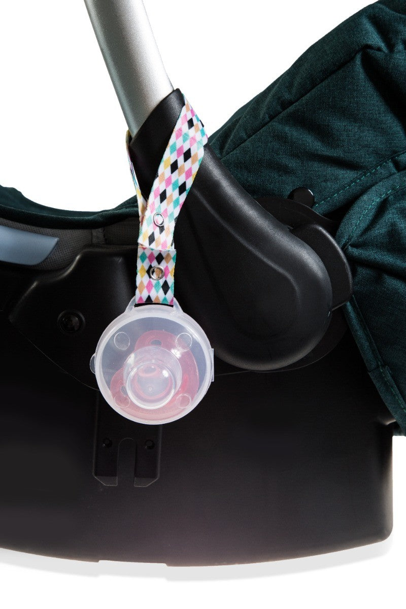 https://www.vanastenbabysuperstore.nl/media/catalog/product/8/6/8681049235640_2_fopspeen_doosje_babyjem_met_koord_wit.jpg