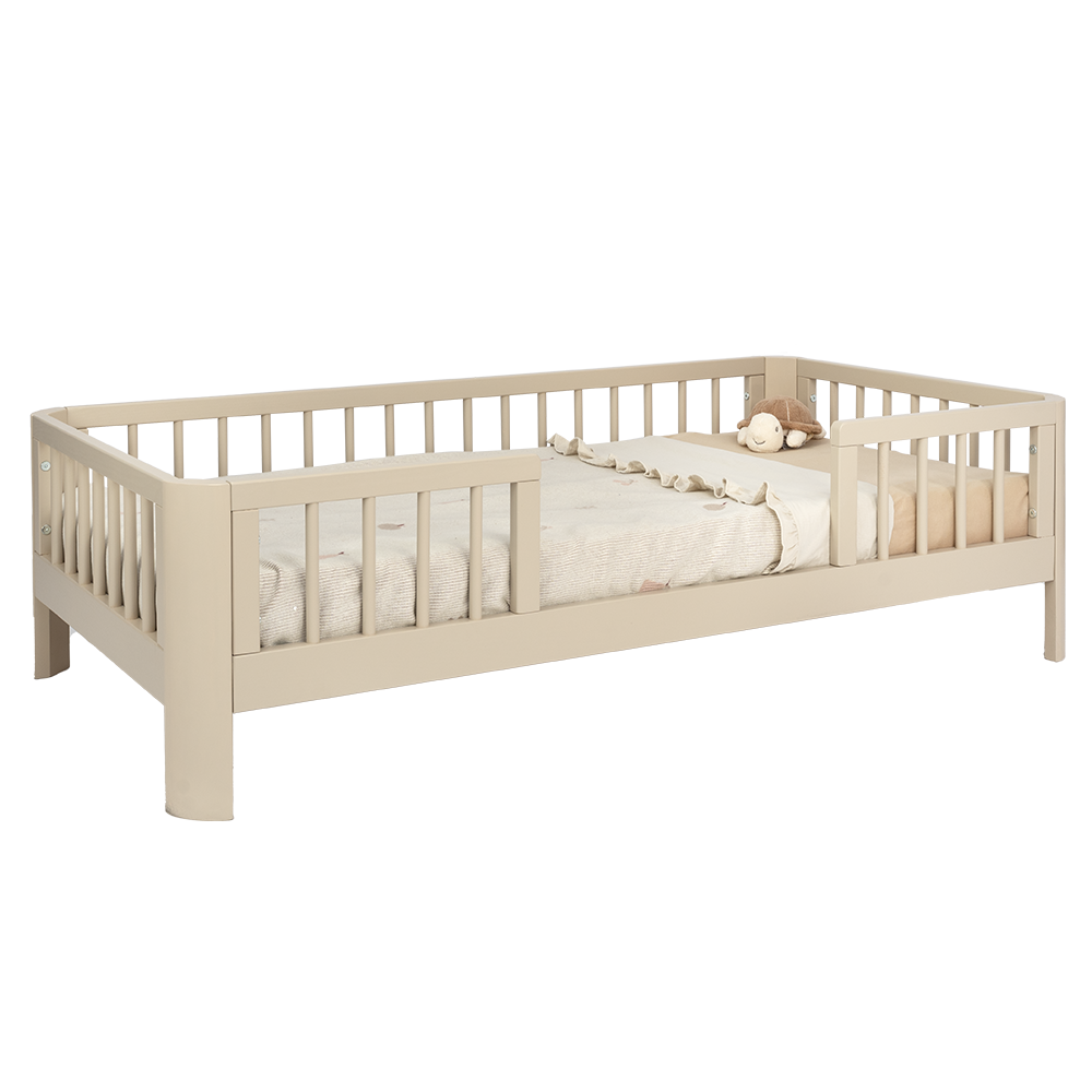 https://www.vanastenbabysuperstore.nl/media/catalog/product/9/5/9510070005_1_peuterbed_novi_at_homer_feline_ronde_hoek_70x140_sand.png