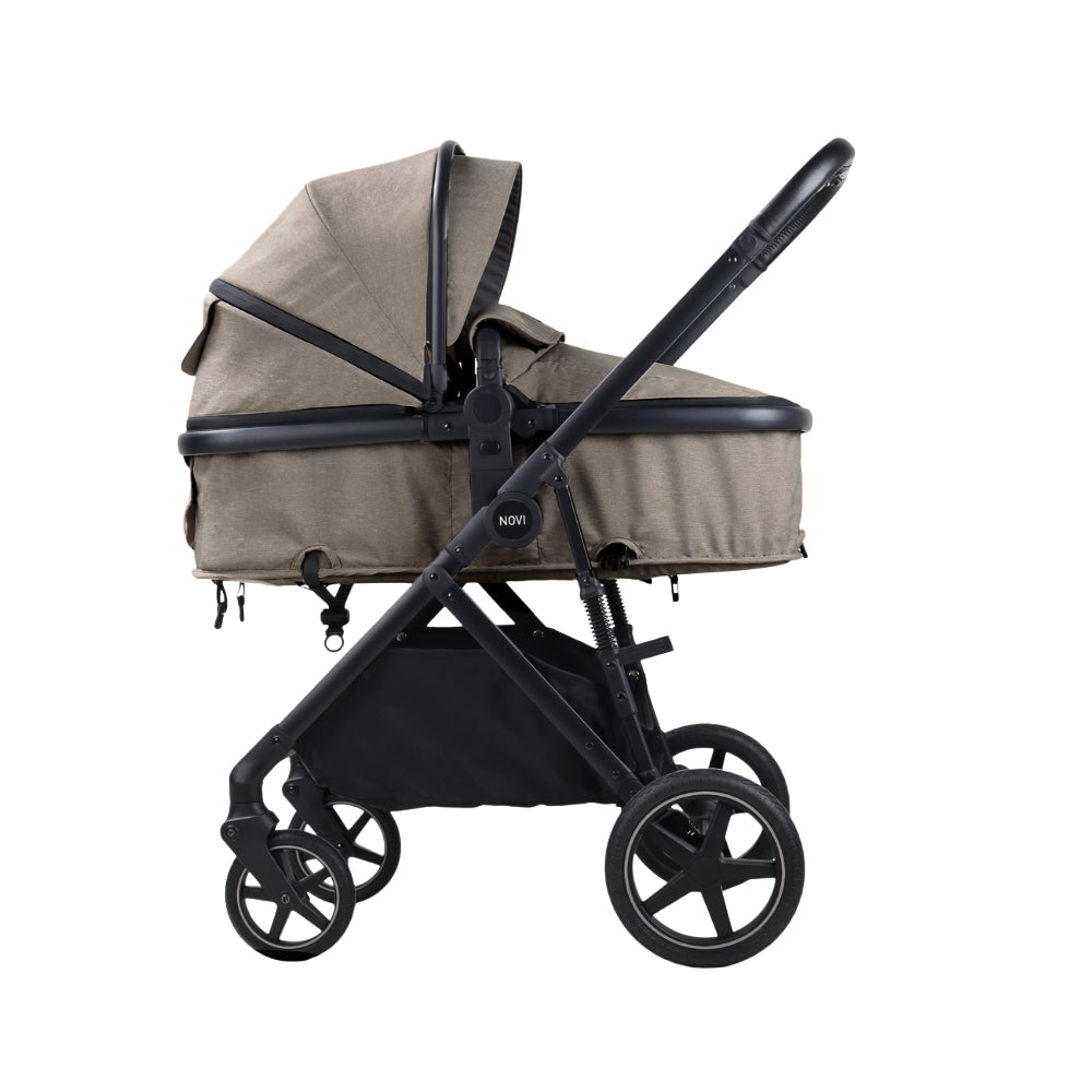 https://www.vanastenbabysuperstore.nl/media/catalog/product/9/9/9961100018_2_Kinderwagen_Novi_Baby_Jaxx_3_in_1_Hazel_Melange_met_Autostoel.jpg