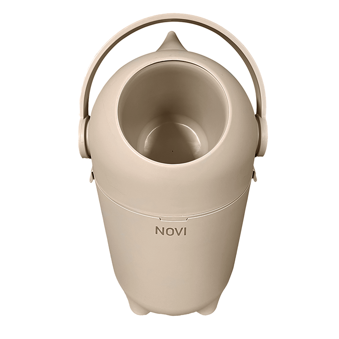 https://www.vanastenbabysuperstore.nl/media/catalog/product/9/9/9962000016_2_luieremmer_novi_at_home_nappy_smart_taupe.png