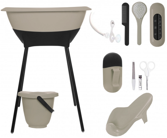 https://www.vanastenbabysuperstore.nl/media/catalog/product/0/0/0082003968_1_bad_verzorgingsset_luma_taupeblack.png