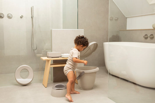 https://www.vanastenbabysuperstore.nl/media/catalog/product/0/0/0082004060_2_luieremmer_luma_almond_1768337882.jpg