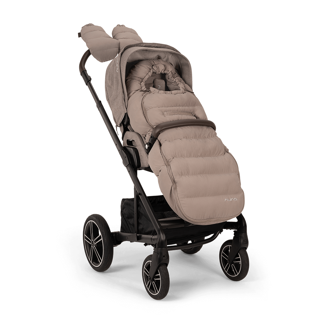 https://www.vanastenbabysuperstore.nl/media/catalog/product/0/1/0171120146_1_winterset_nuna_incl_wanten_en_opbergtas_cedar.png