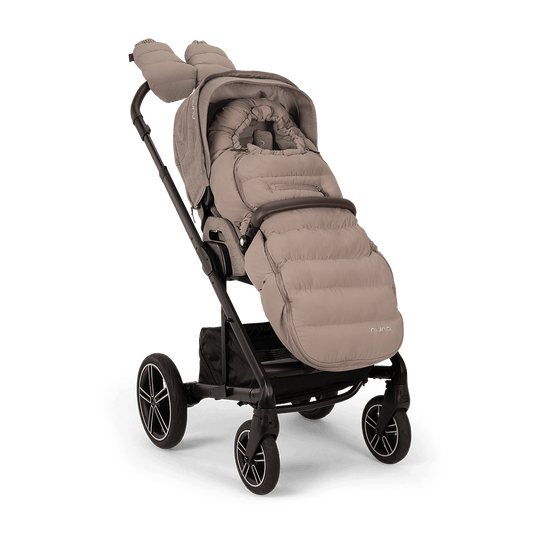 https://www.vanastenbabysuperstore.nl/media/catalog/product/0/1/0171120146_1_winterset_nuna_incl_wanten_en_opbergtas_cedar.png